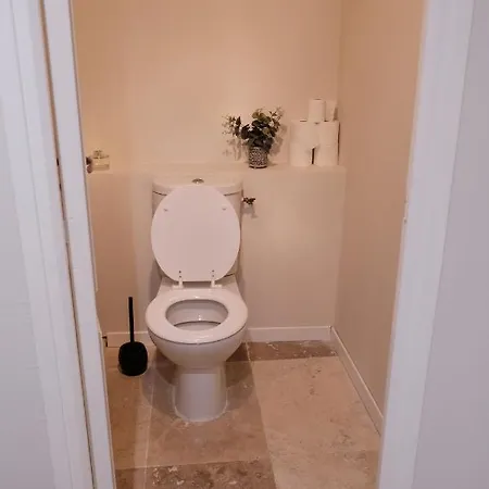 Le Petit Ecolier Apartment *